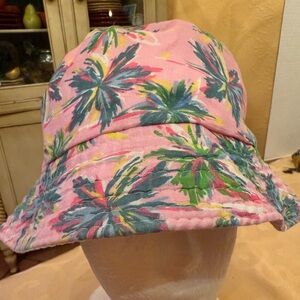 Bucket hat